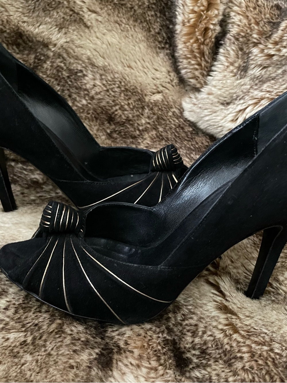 Gucci Black Suede Heels with Gold Stripes & Accent Knot - Picture 5 of 10